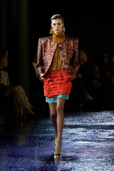 Look 44
